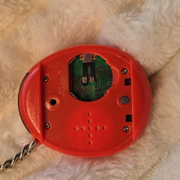 Tamagotchi Connection V2 Vintage Bandai 2004 Red Hearts - Picture 2 of 6
